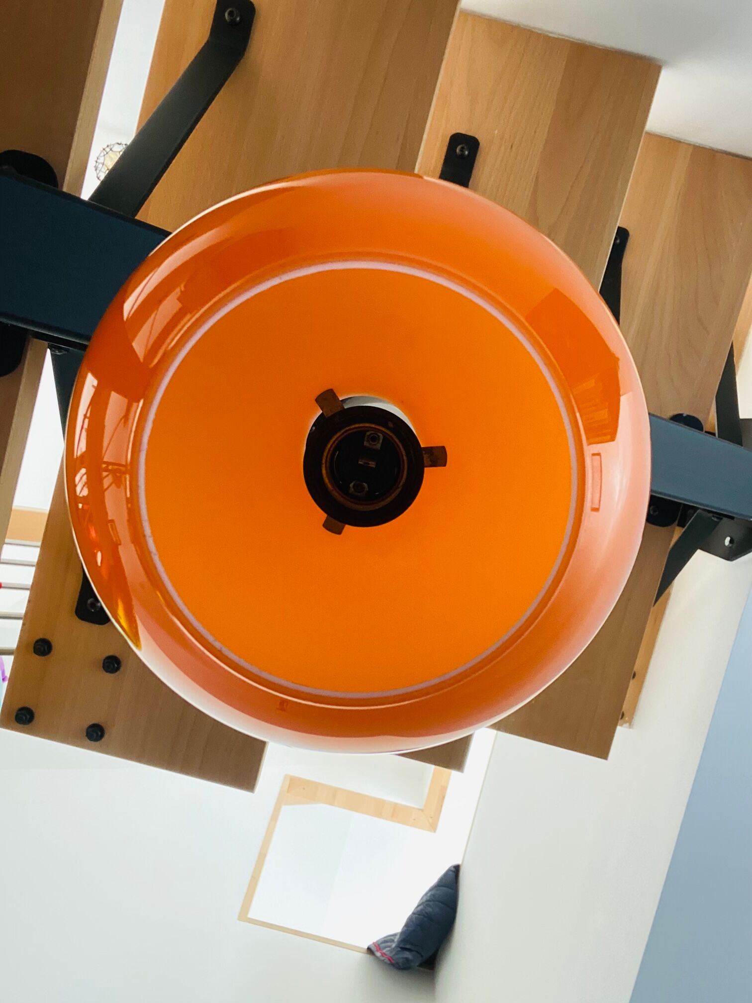 Hanging in orange opaline