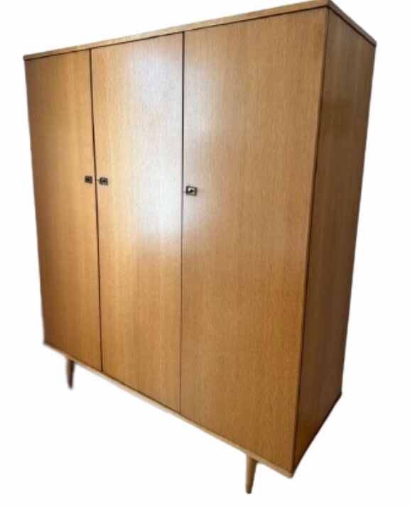 Armoire scandinave vintage