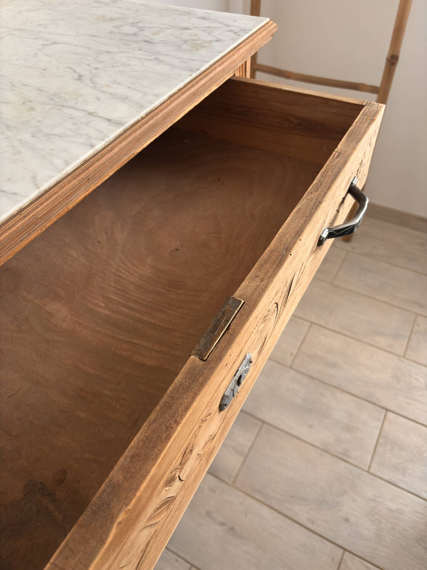 Art Deco chest of drawers