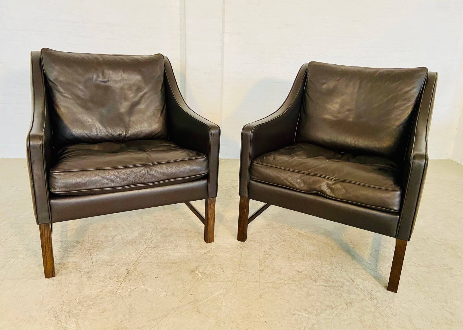 Fauteuils en cuir et palissandre de Fredrik Kayser des années 50 – cuir marron