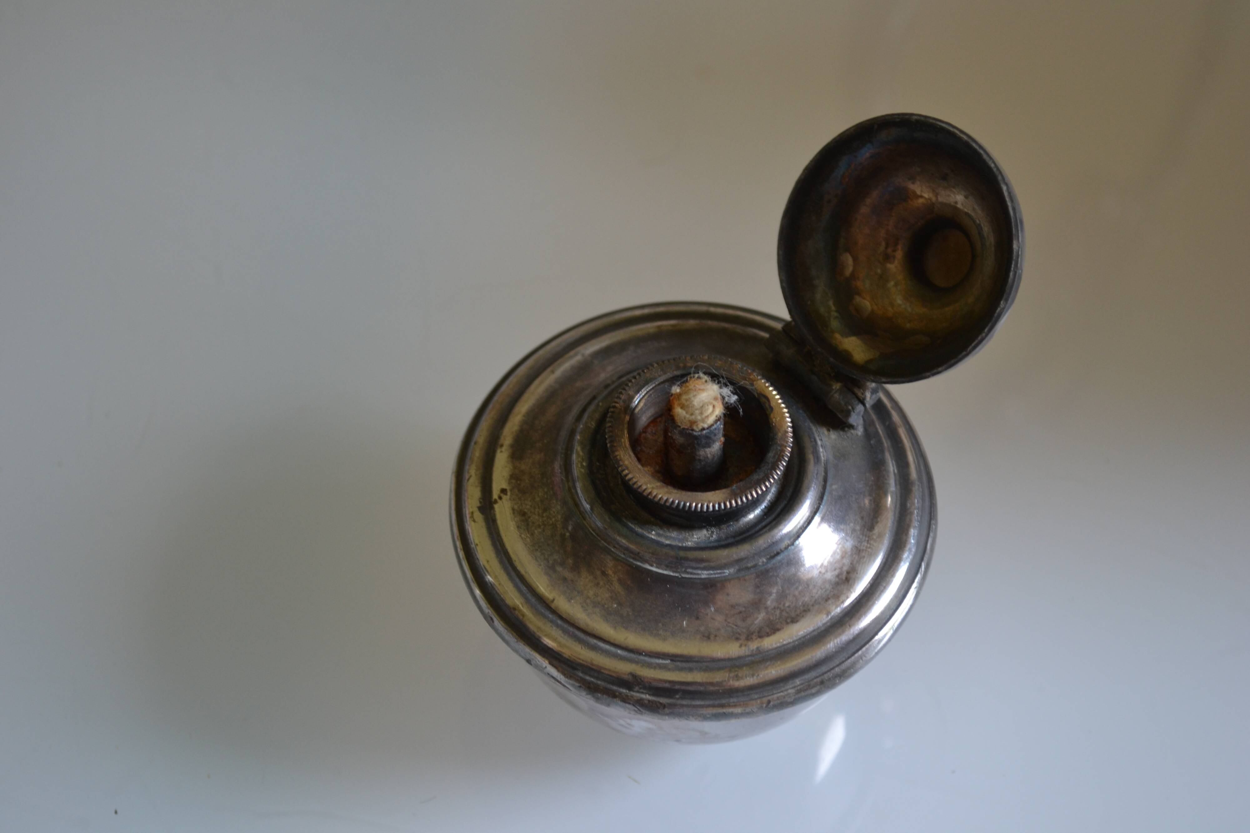 Art Nouveau teapot or samovar in silver-plated metal by goldsmith Victor Saglier