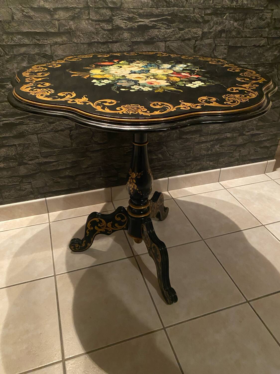 Tripod tilting side table from the Napoleon III period.