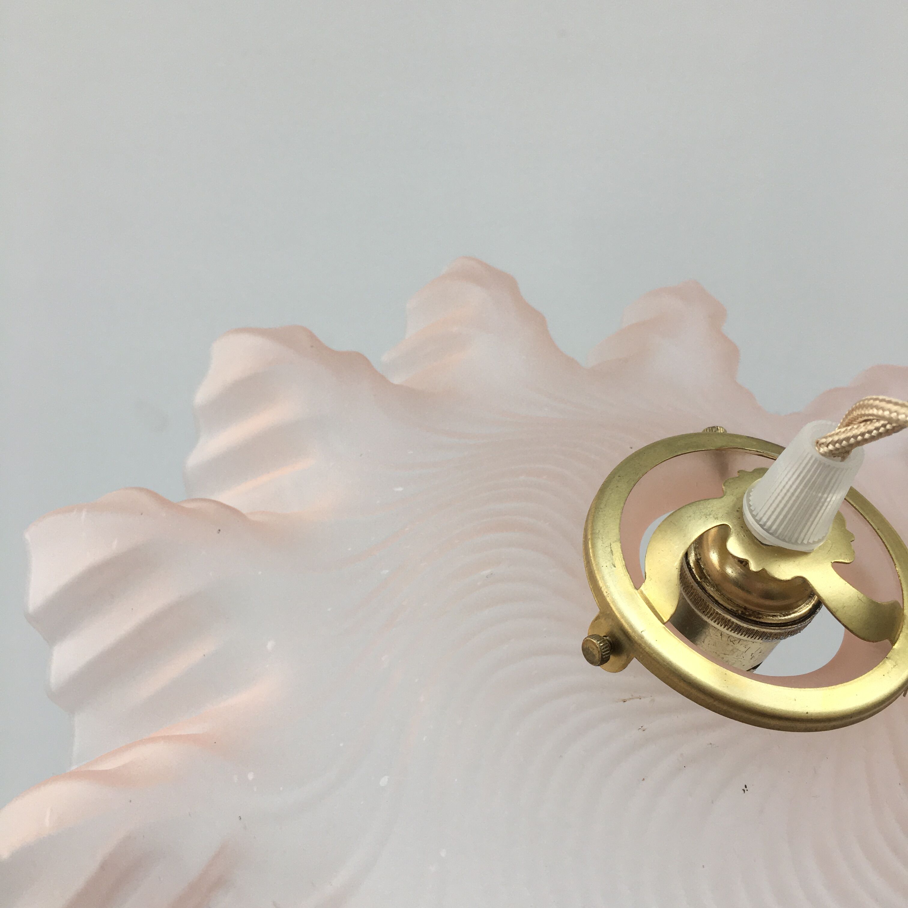 Vintage flake suspension in pale pink transparent glass
