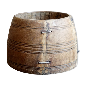 Pot ancien en bois