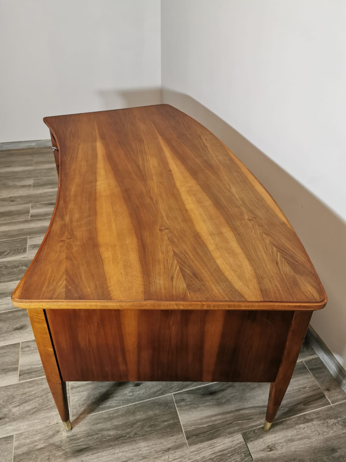 Bureau du milieu du siècle