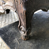 Armoire bretonne ancienne en chêne sculpté