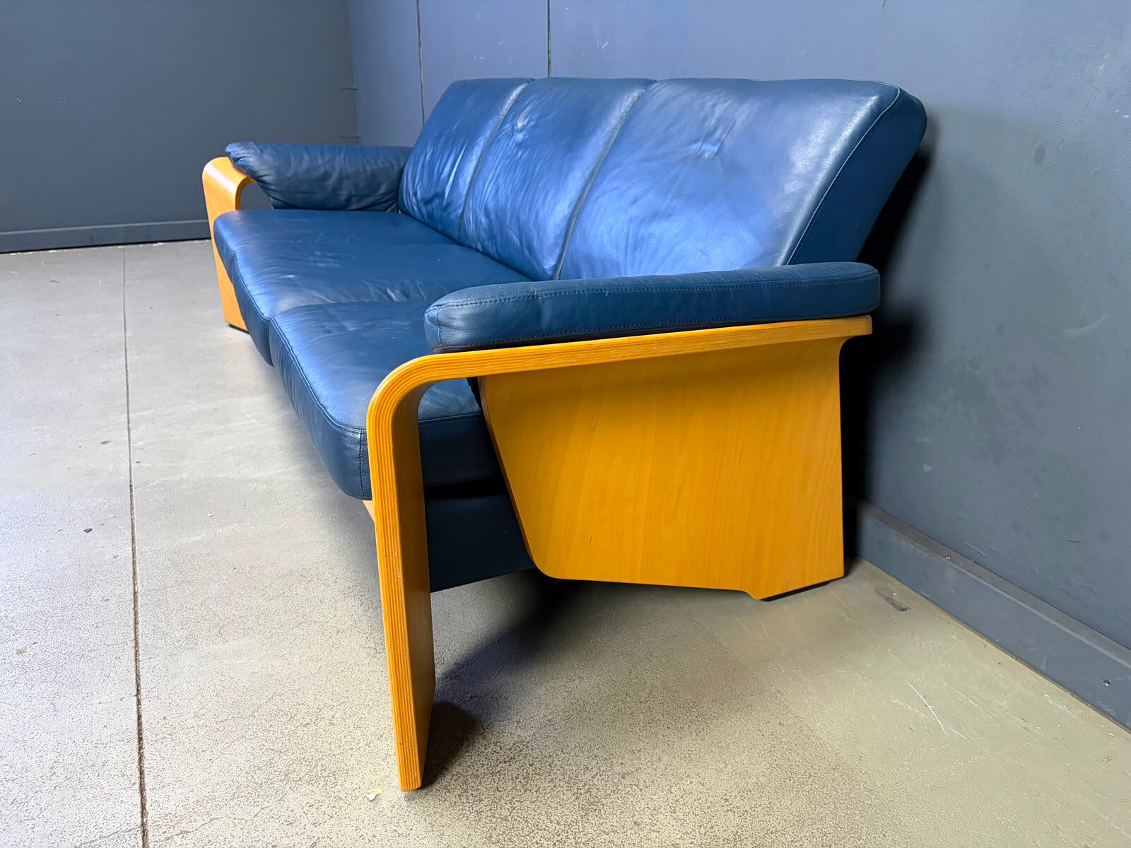Vintage Pegasus 3 seater reclining sofa by Ekornes, Norway, 1990s