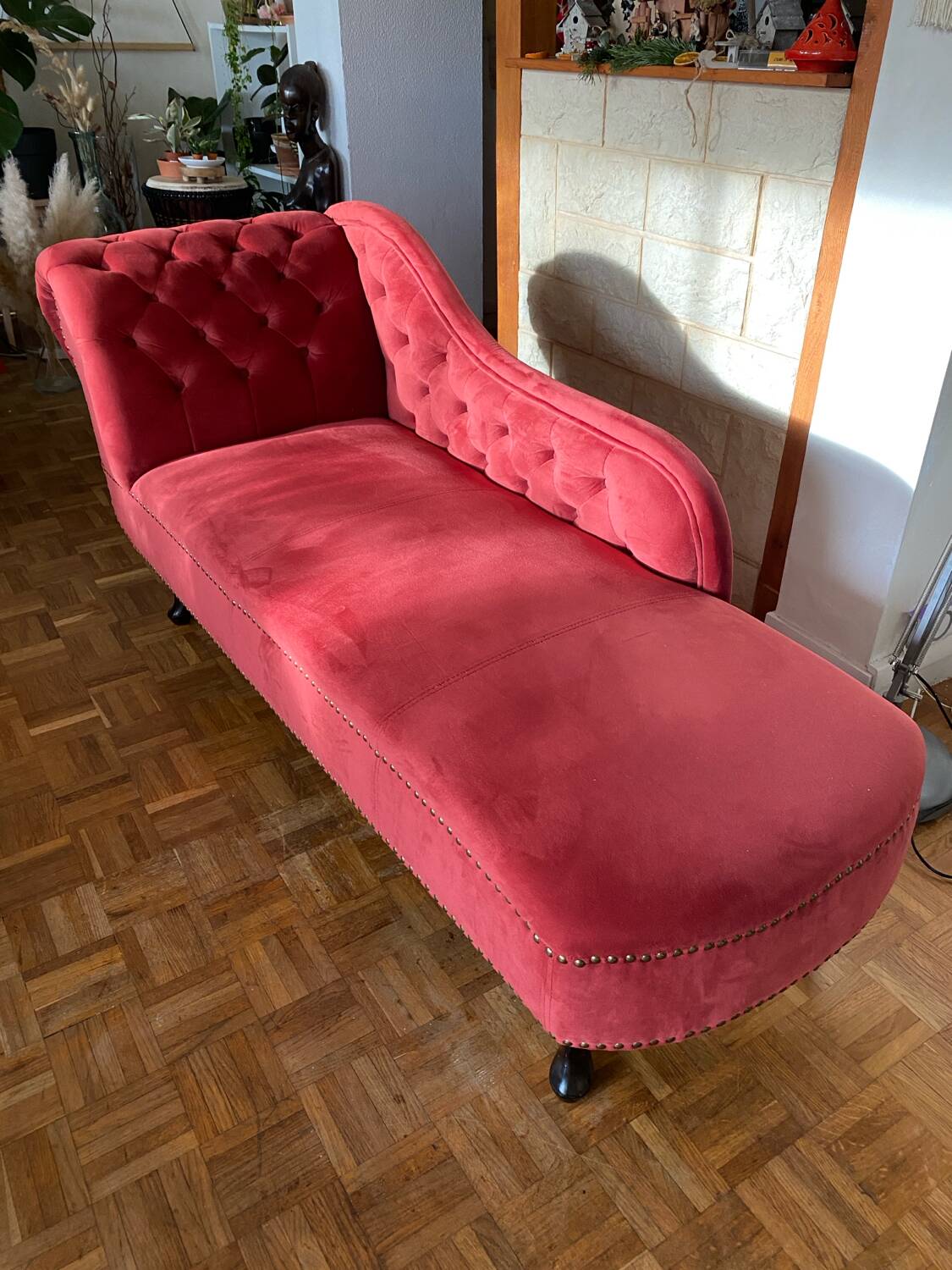Chesterfield daybed in raspberry red velvet left side