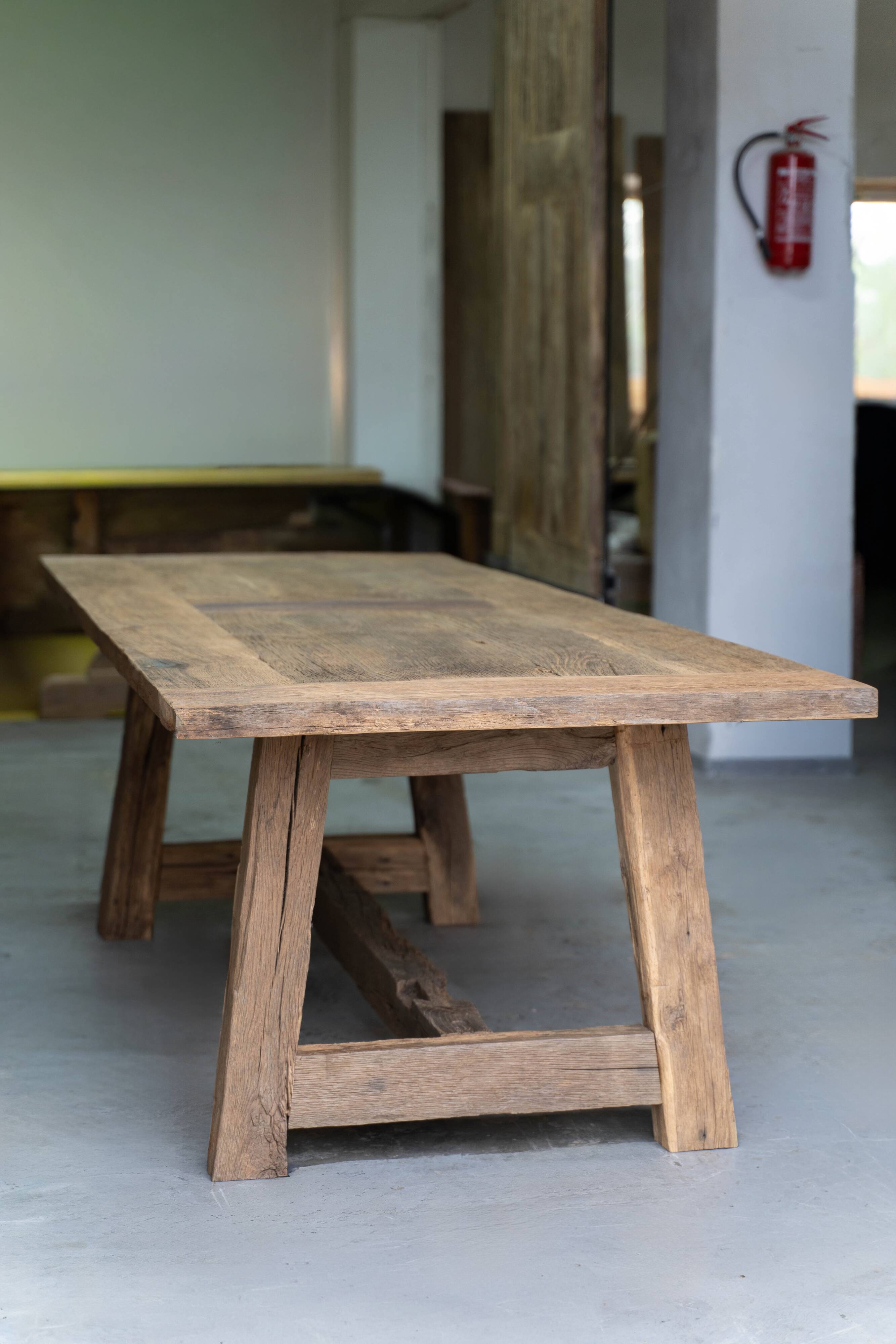 Solid oak table in Provençal style
