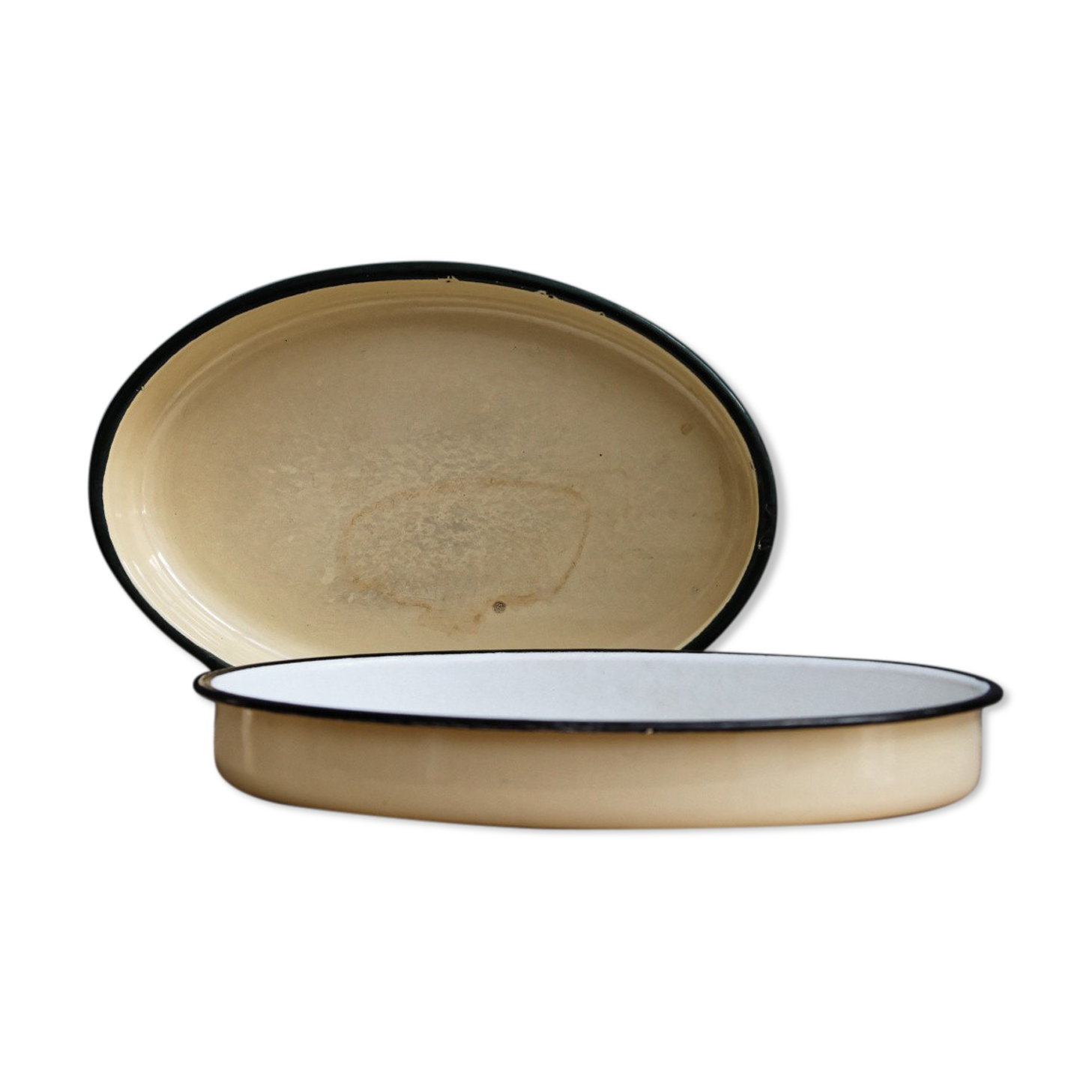 Pair of enamelled sheet metal dishes