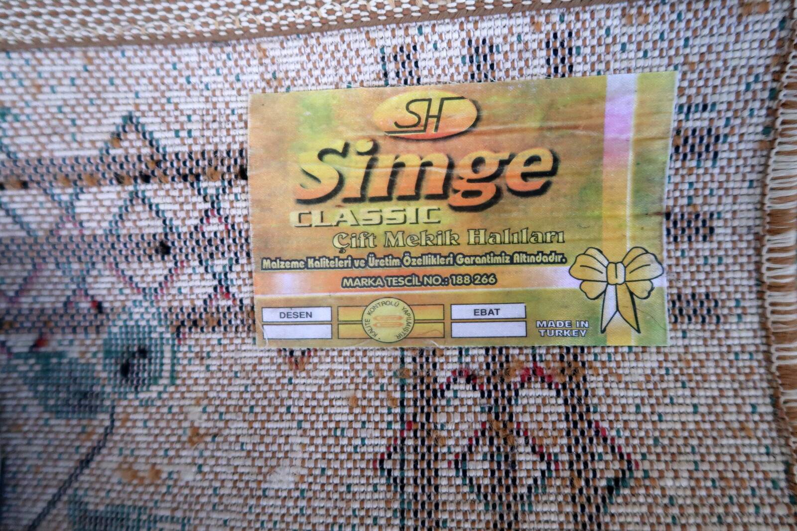 Tapis vintage turc moderne en laine – 119 x 175 cm – Années 1970