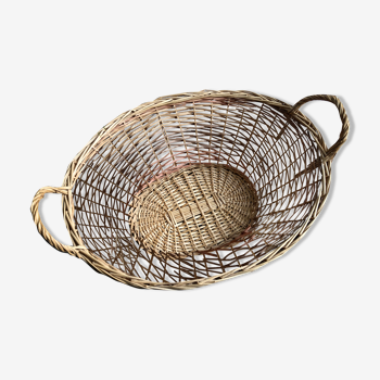 Wicker laundry basket