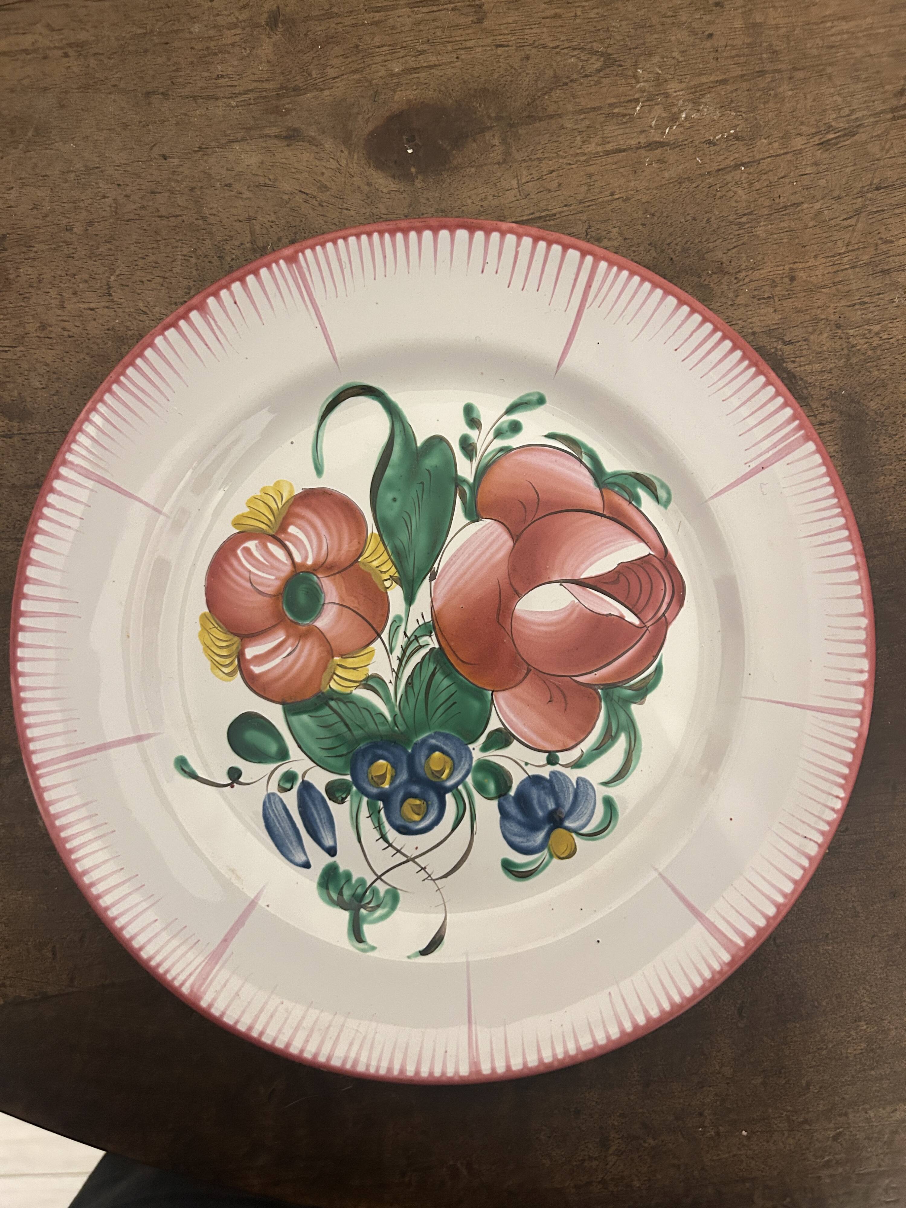 Set of 4 Islettes earthenware plates – 18th century – floral decoration