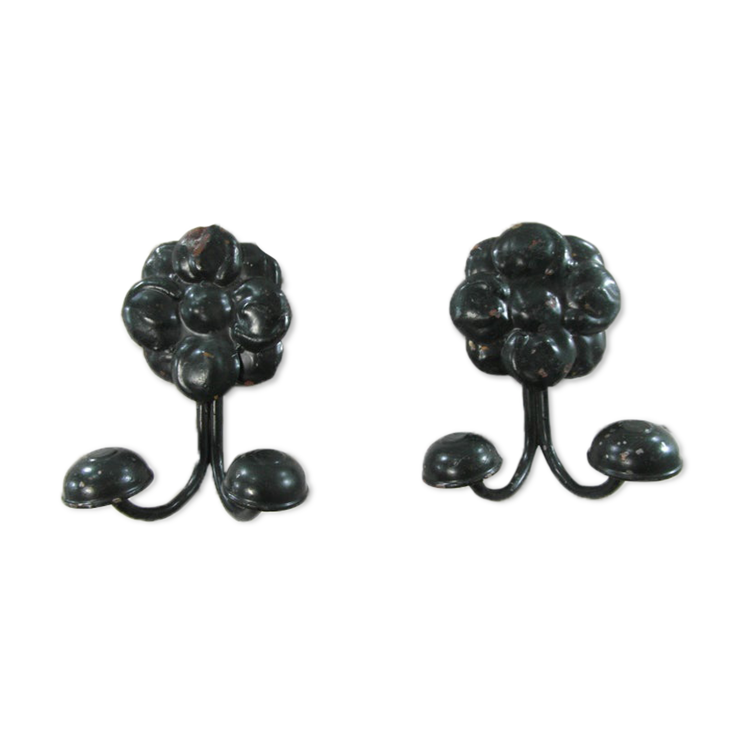 Pair of metal patères