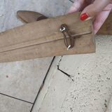 Shoe trees for old boots