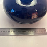 Vase en céramique ouest-allemande recyclé en lampe de table avec abat-jour japonais.