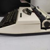 Adler Tippa Typewriter - Azerty Keyboard - works