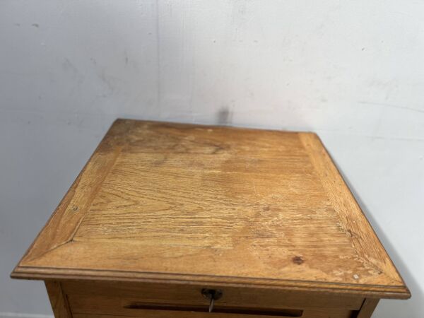 Classeur a rideau en chêne massif Meuble de bureau XX siècle