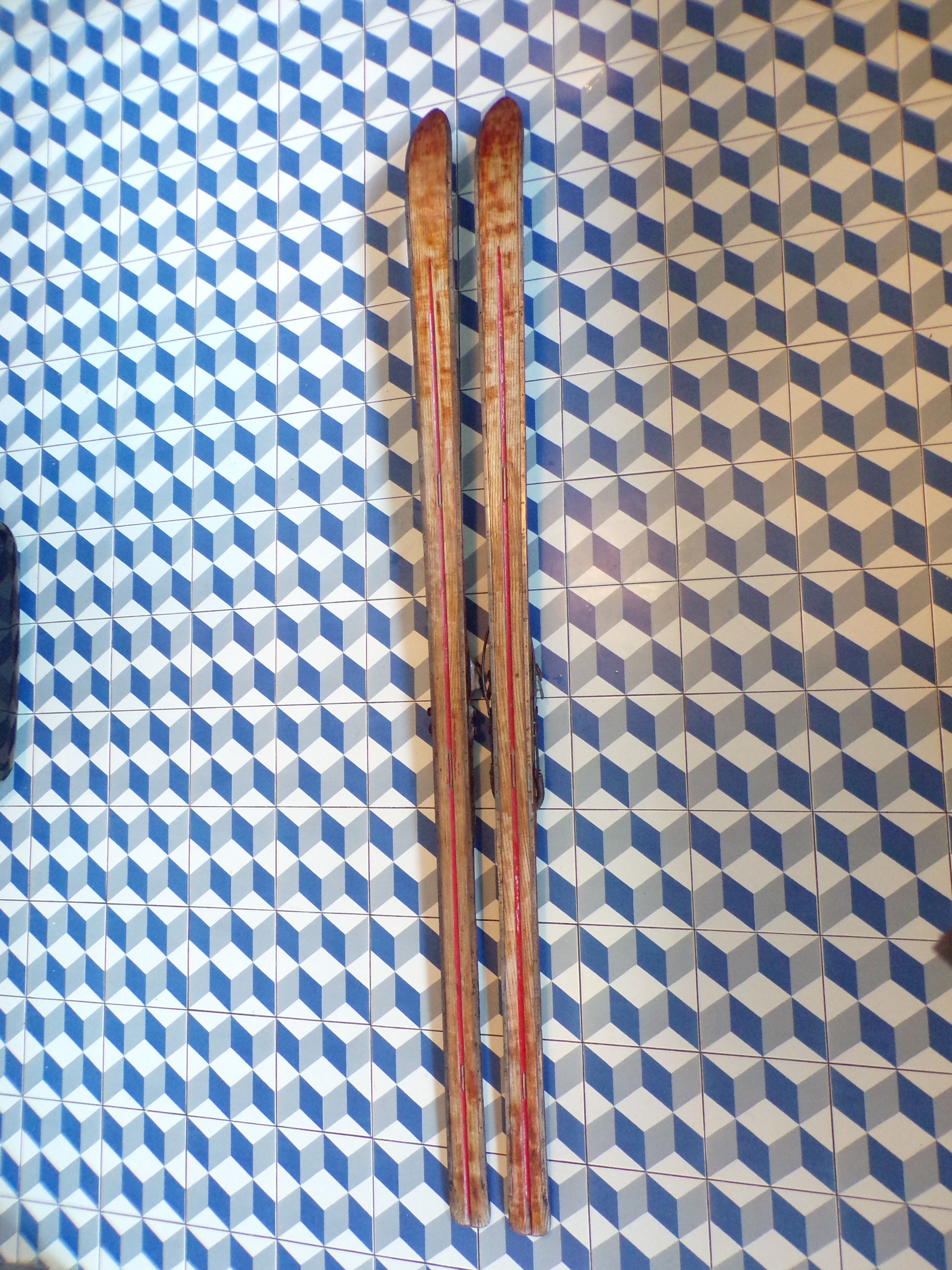 Pair of vintage wooden skis 208 cm