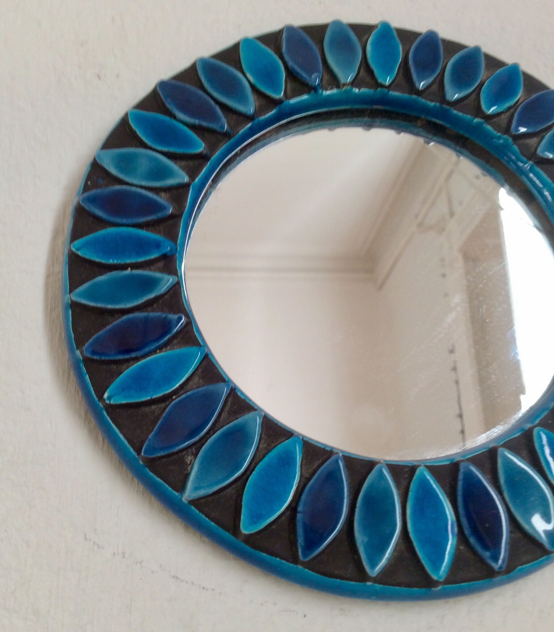 Ceramic mirror 70s diameter 15 cm