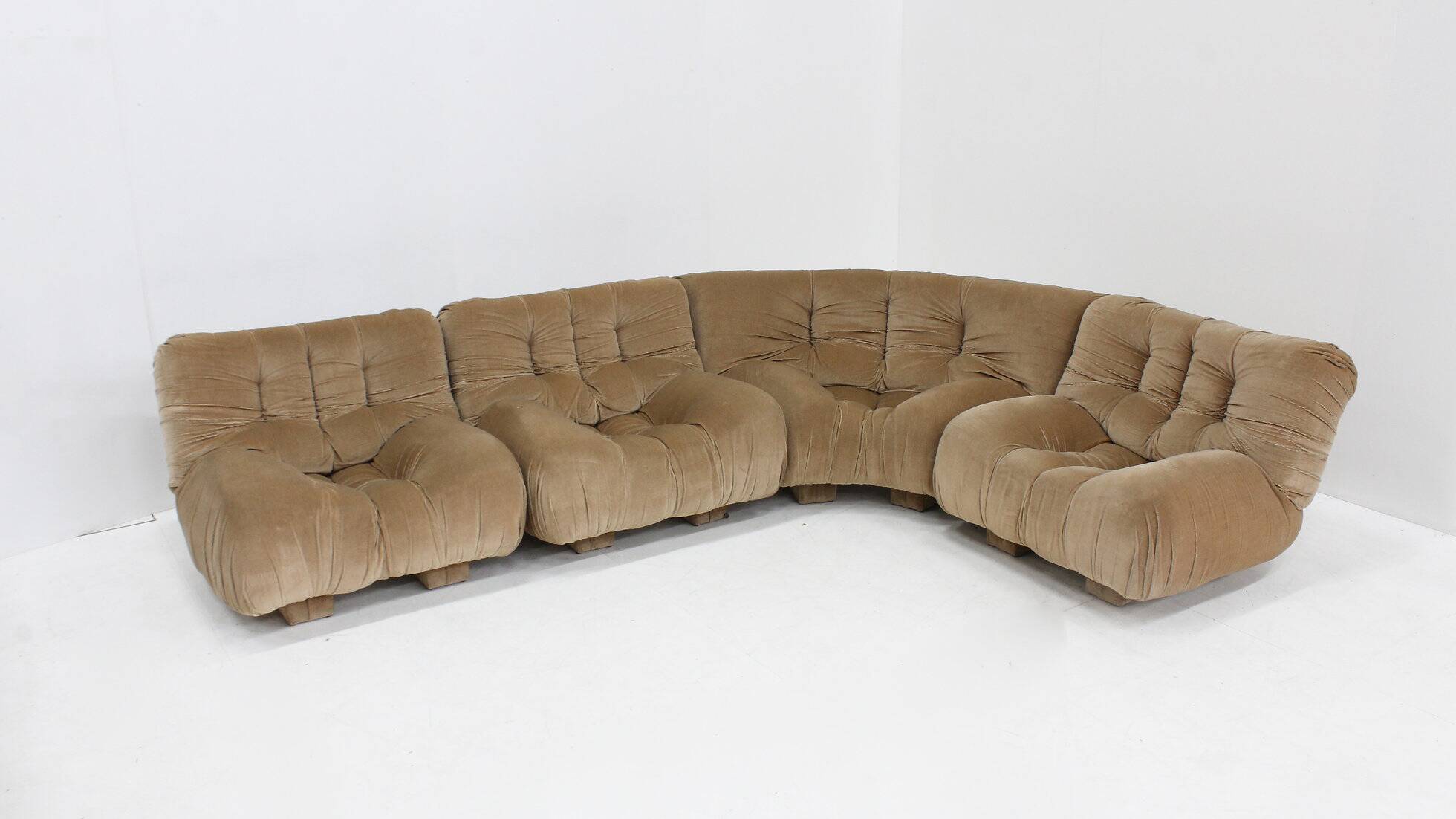 Vintage Italian curved modular sofa by Rossi di Albizzate 1970s