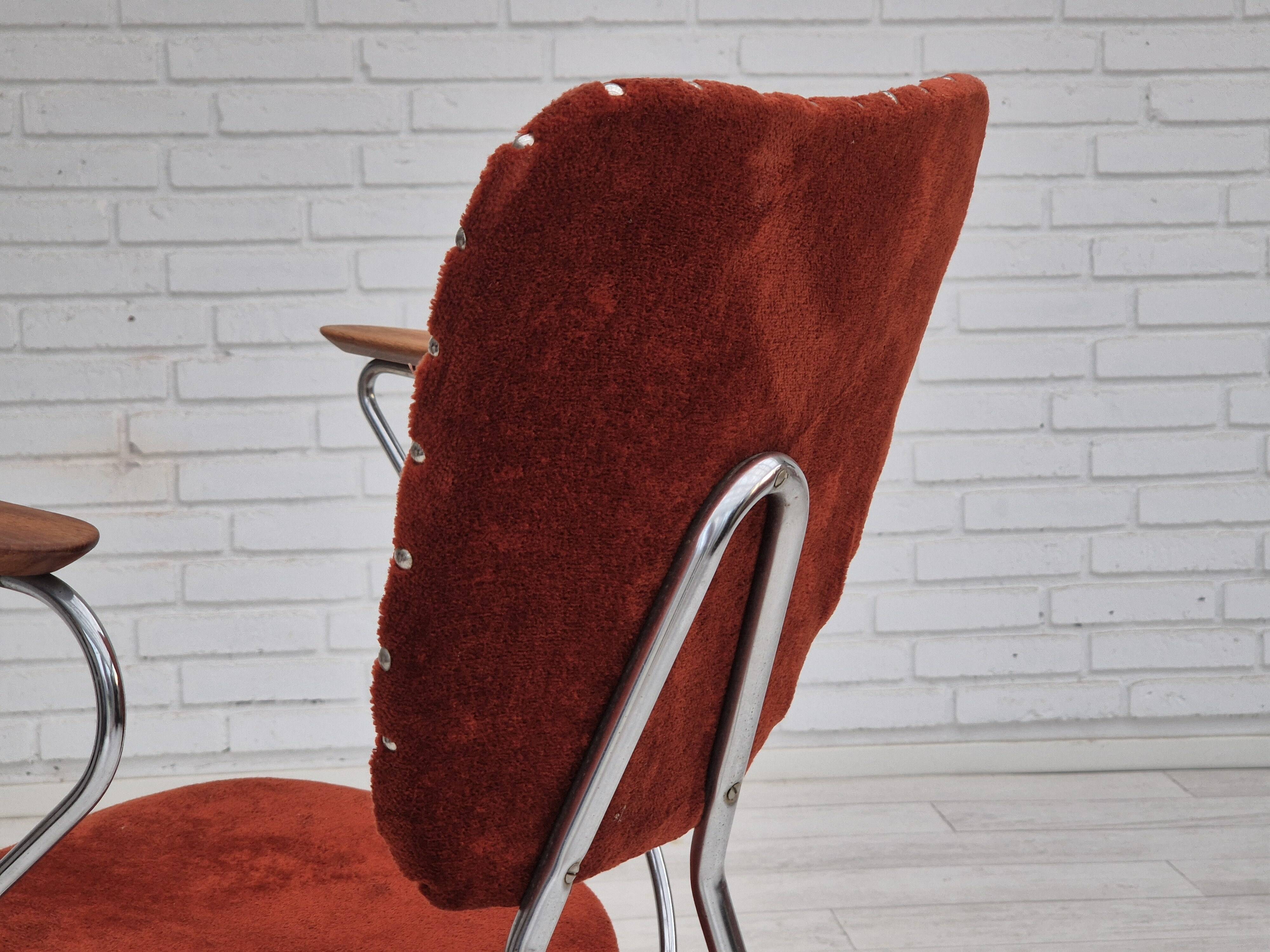 Fauteuil danois des années 1960, état d'origine, accoudoirs en bois de teck, acier chromé.