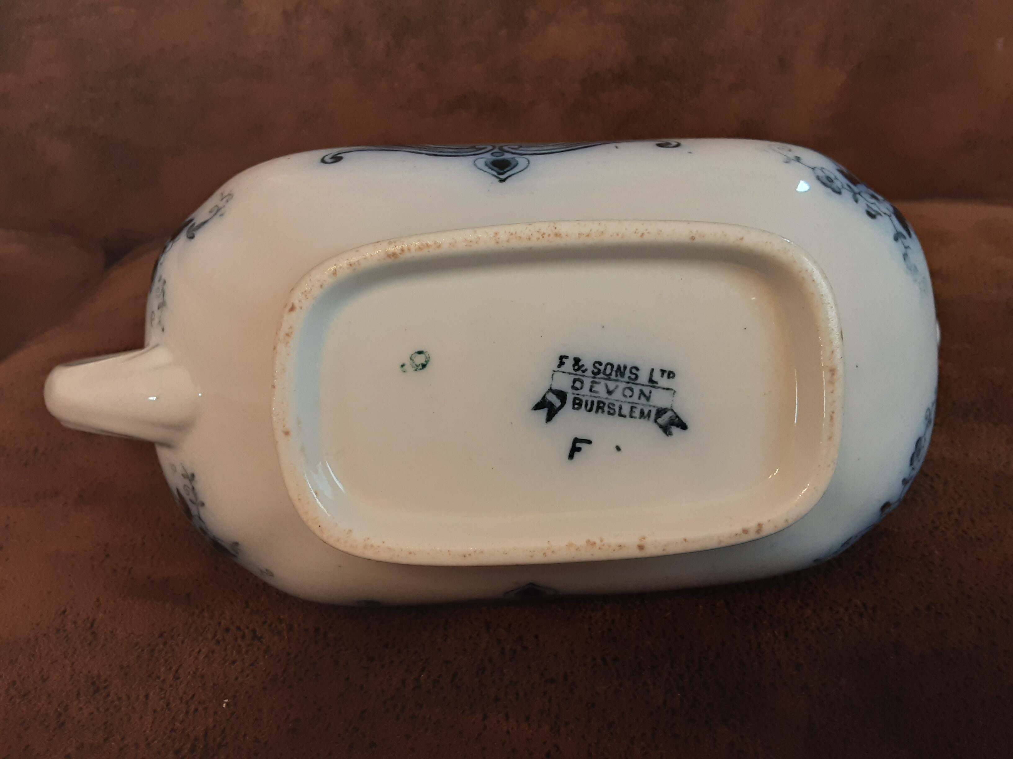 Sugar bowl F & Sons L TD Burslem