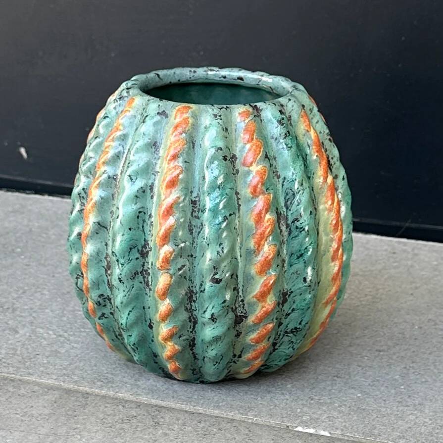 "Melon" vase in glazed ribbed ceramic – Michael Andersen & Sons