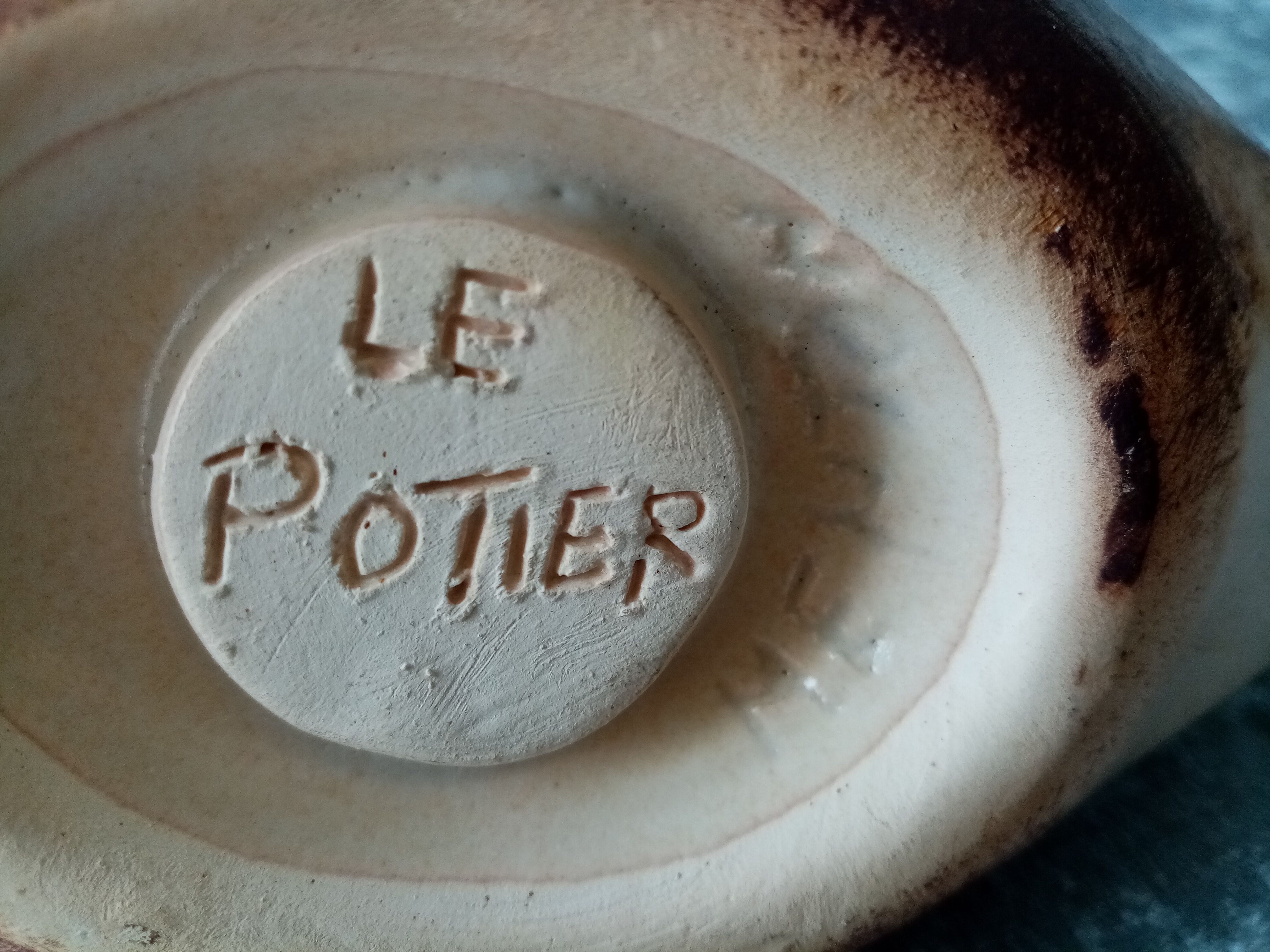 Old ceramic flower stick in the shape of an owl from the 60s signed the potter chin