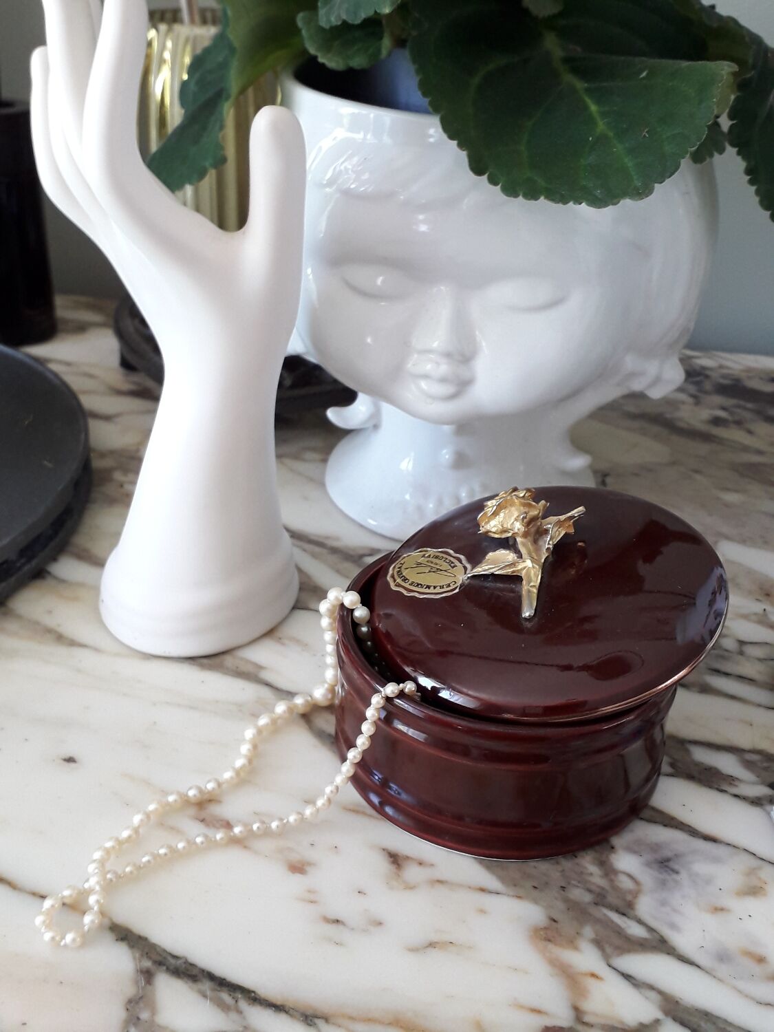 Ceramic jewelry box
