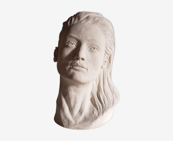Buste de femme en plâtre