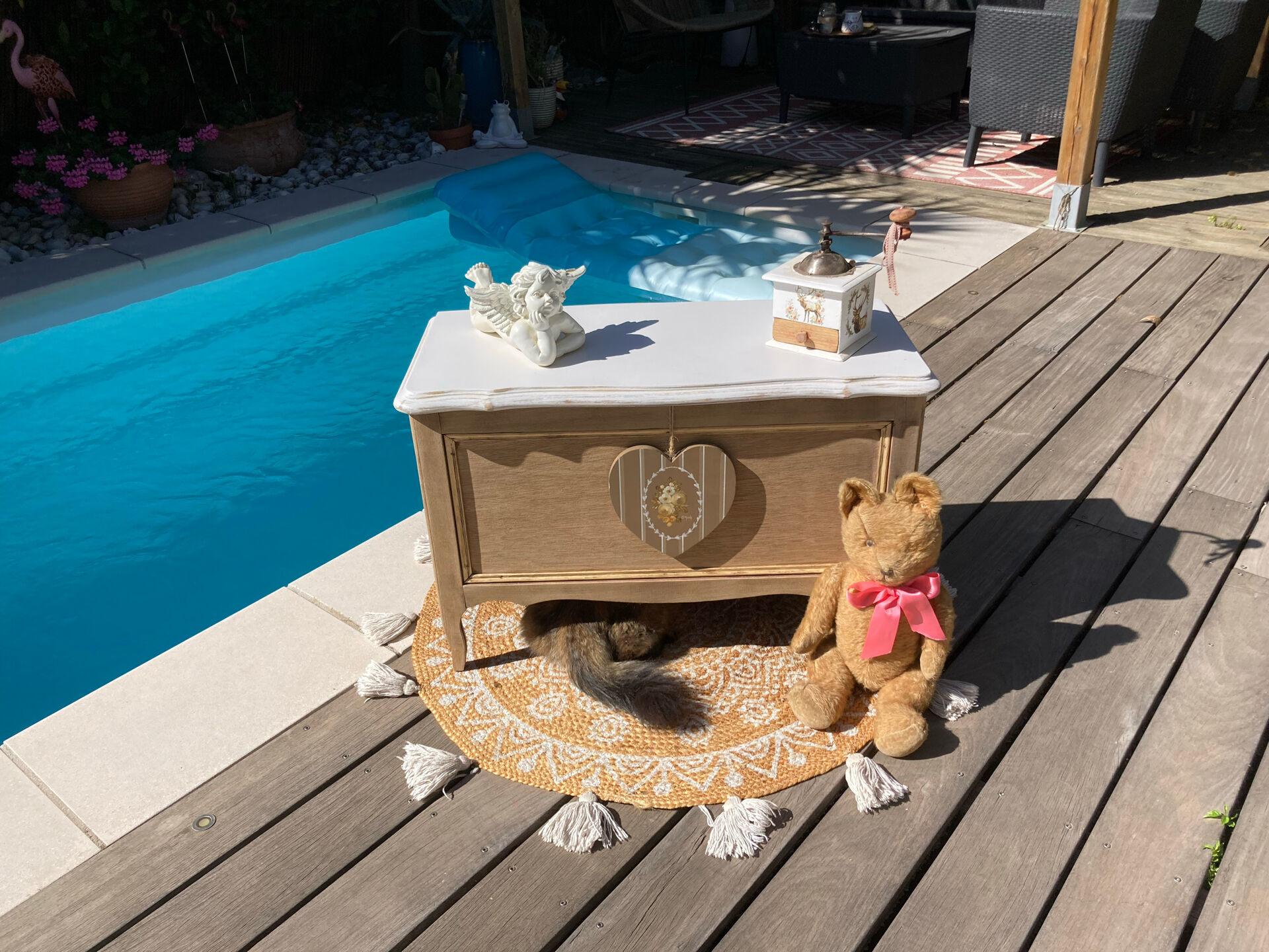 Very nice vintage heart toy chest in L. Ashley removable style.