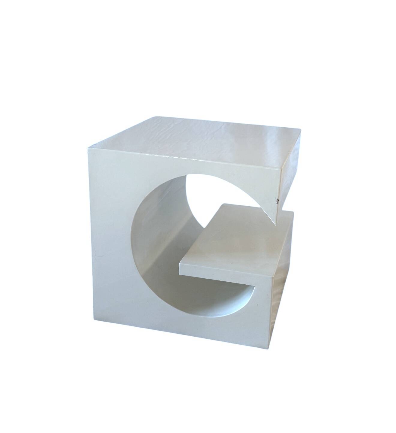 Space age white coffee table, Italy 1970s