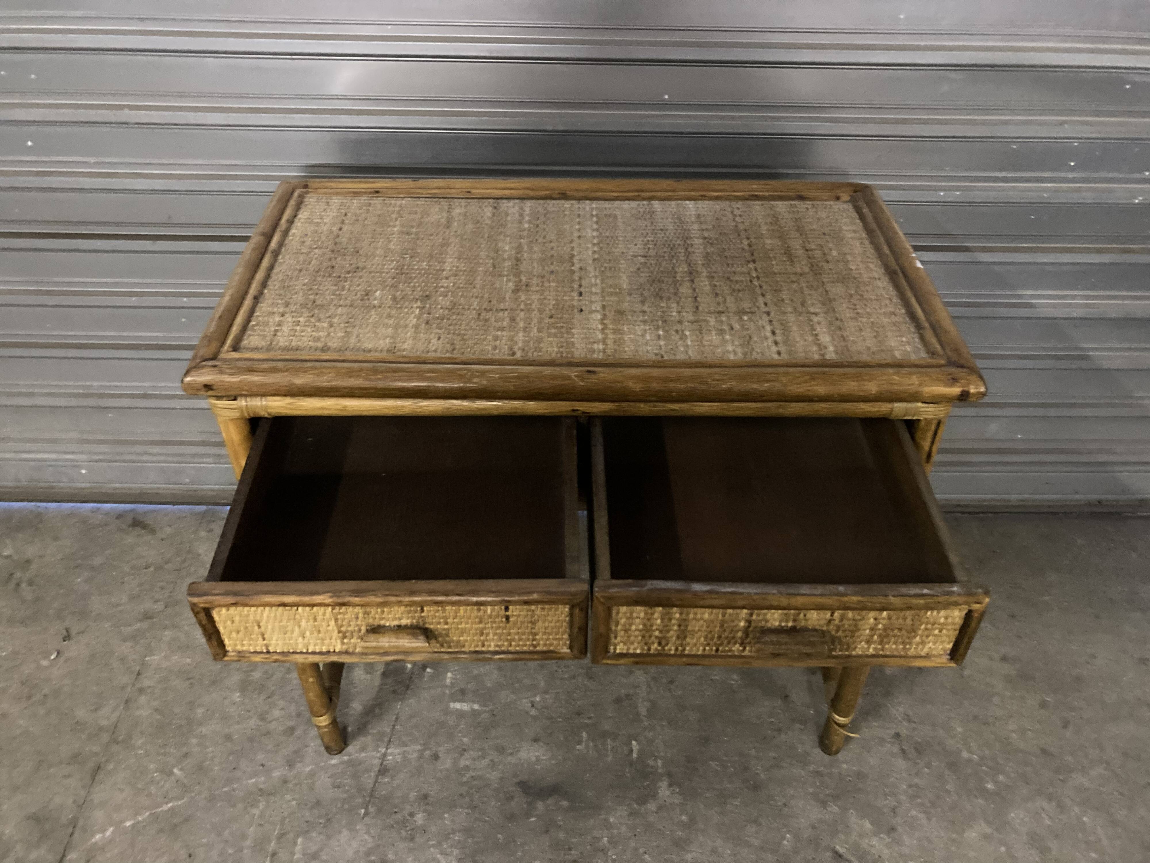 Side table in bamboo and wicker