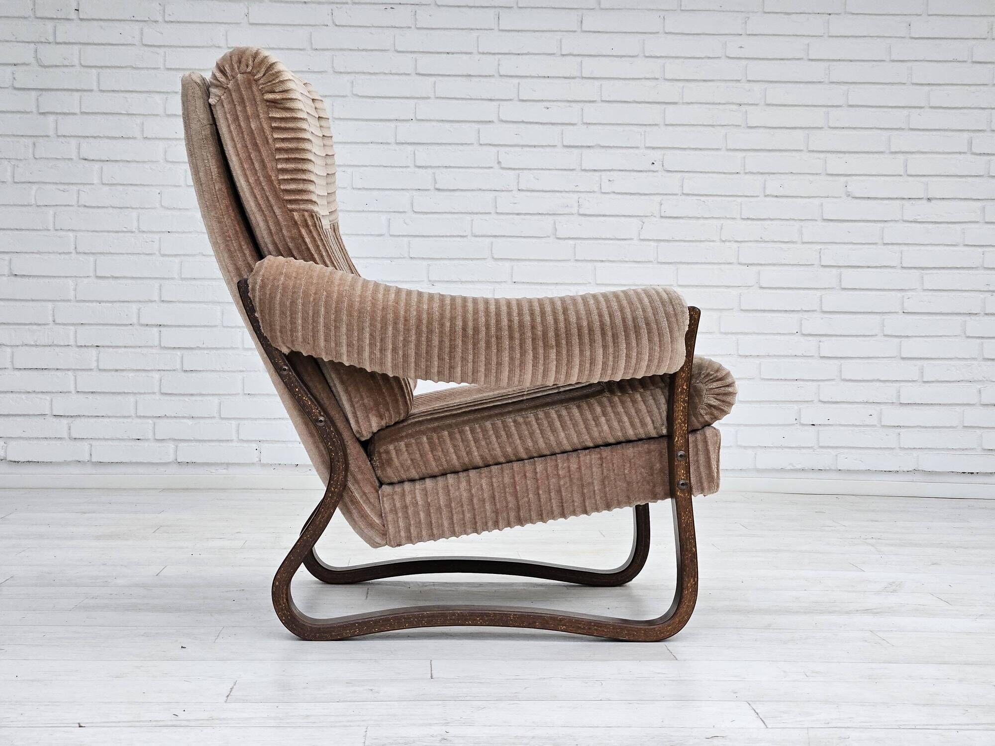 1970s, pair of Danish lounge chairs, original very good condition, corduroy.