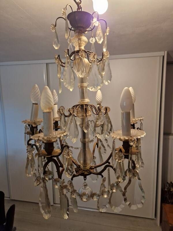 Brass chandelier with glass shaft, crystal tassel plates and daggers - 6 lights
