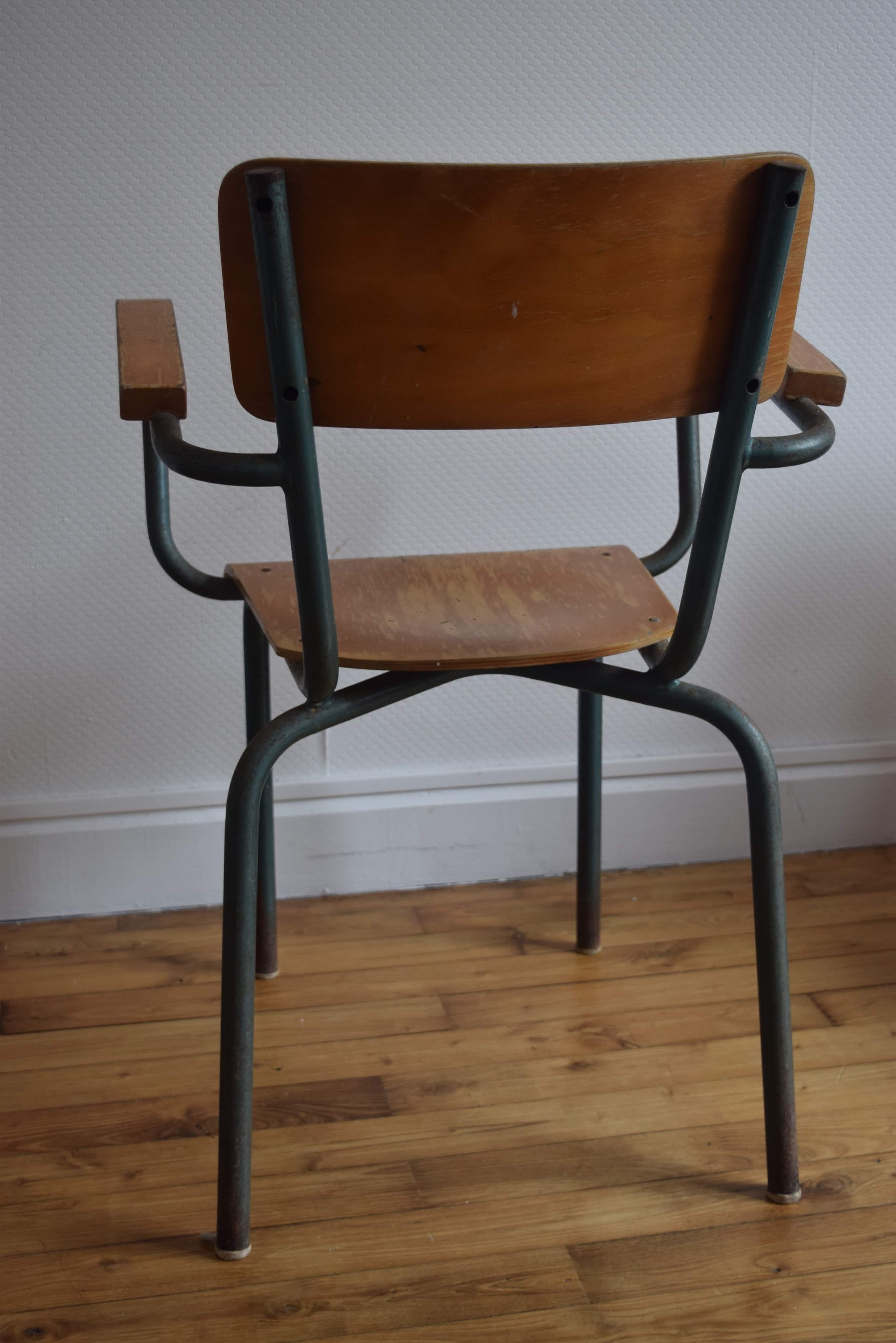 Schoolboy chair with armrests