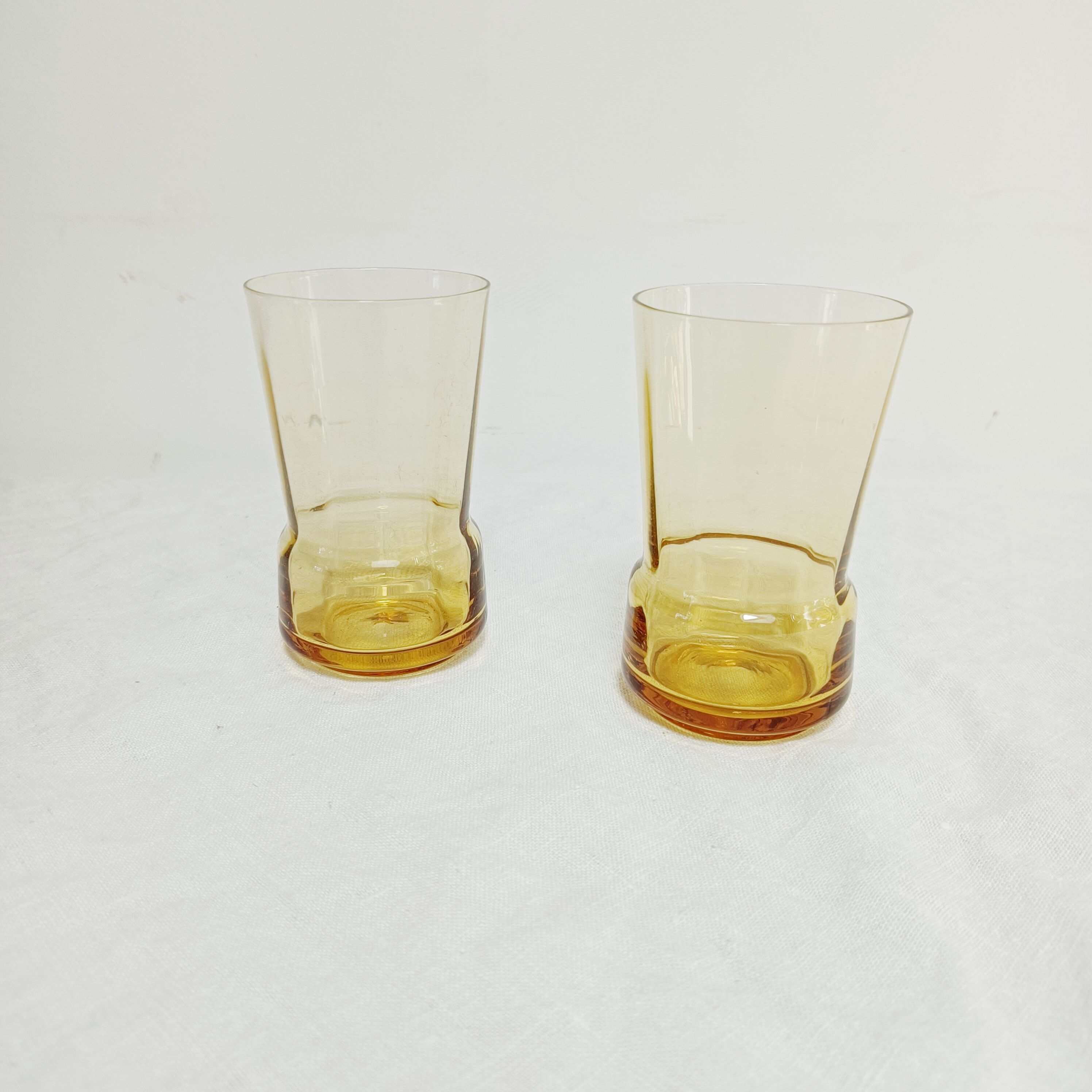 Set of 2 yellow glass water glasses