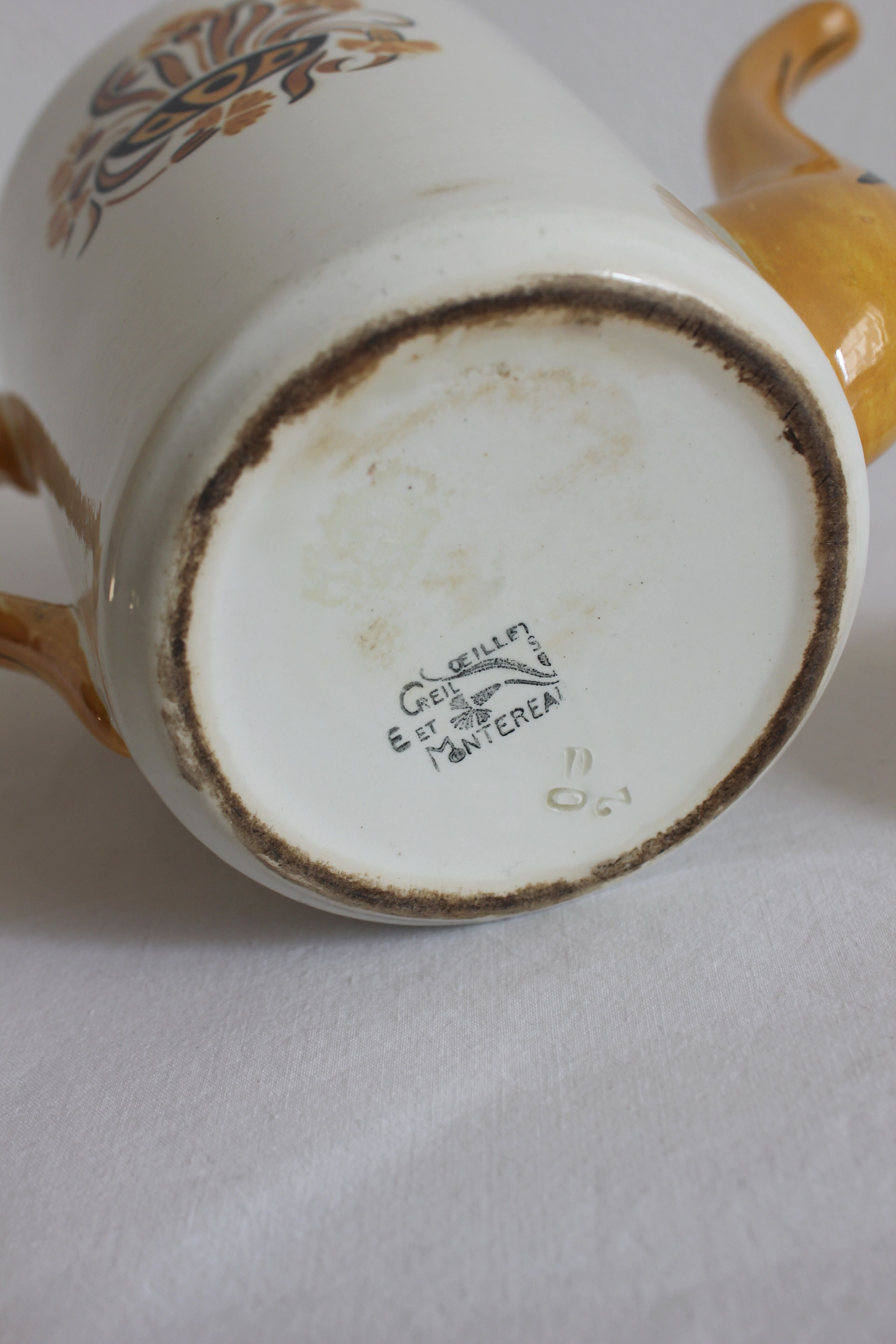 Cafetière ou théière "oeillets" creil et montereau xixe
