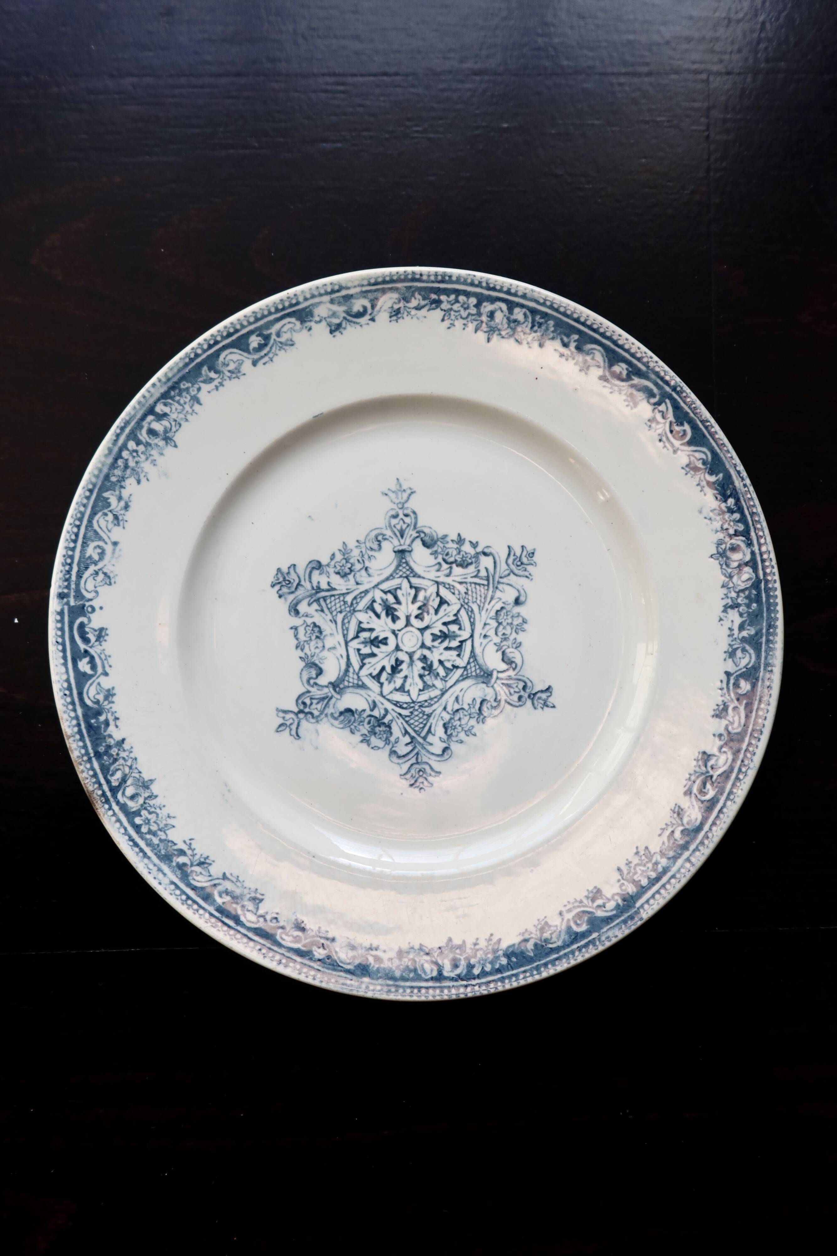 Antique ironstone plate from Creil and Montereau - Guirlande service
