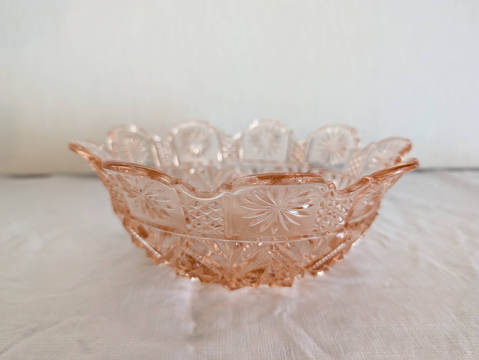 Pressed glass pink coupe with geometric decoration – mid 20th century