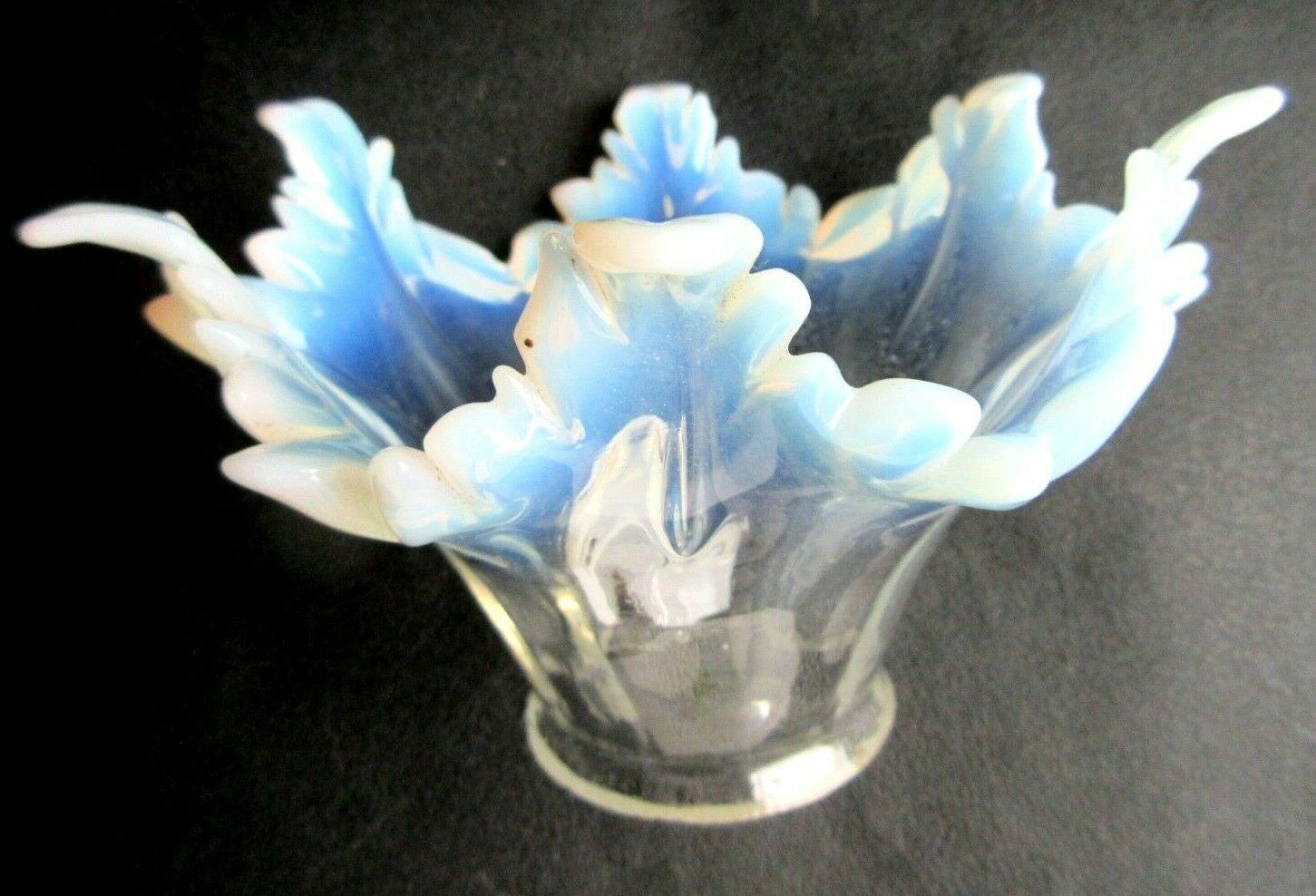 Tulip with glass claw, flower with 6 opalescent cut petals, Art Deco