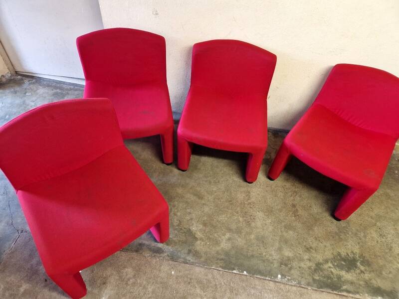Arfa editor - Set of 4 red wool armchairs - 1980