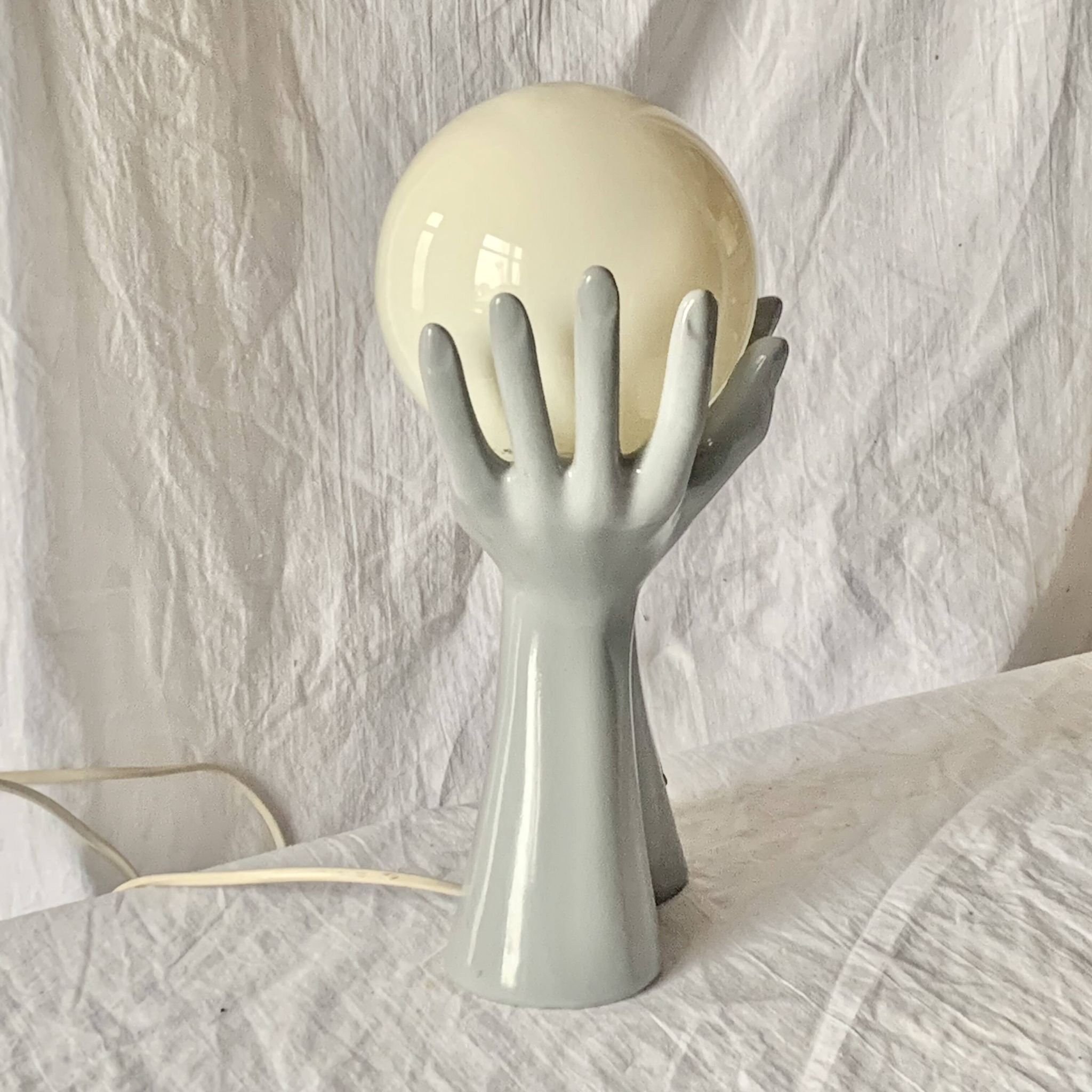 Vintage ceramic "hands" lamp - Wit Delfts - Made in Holland