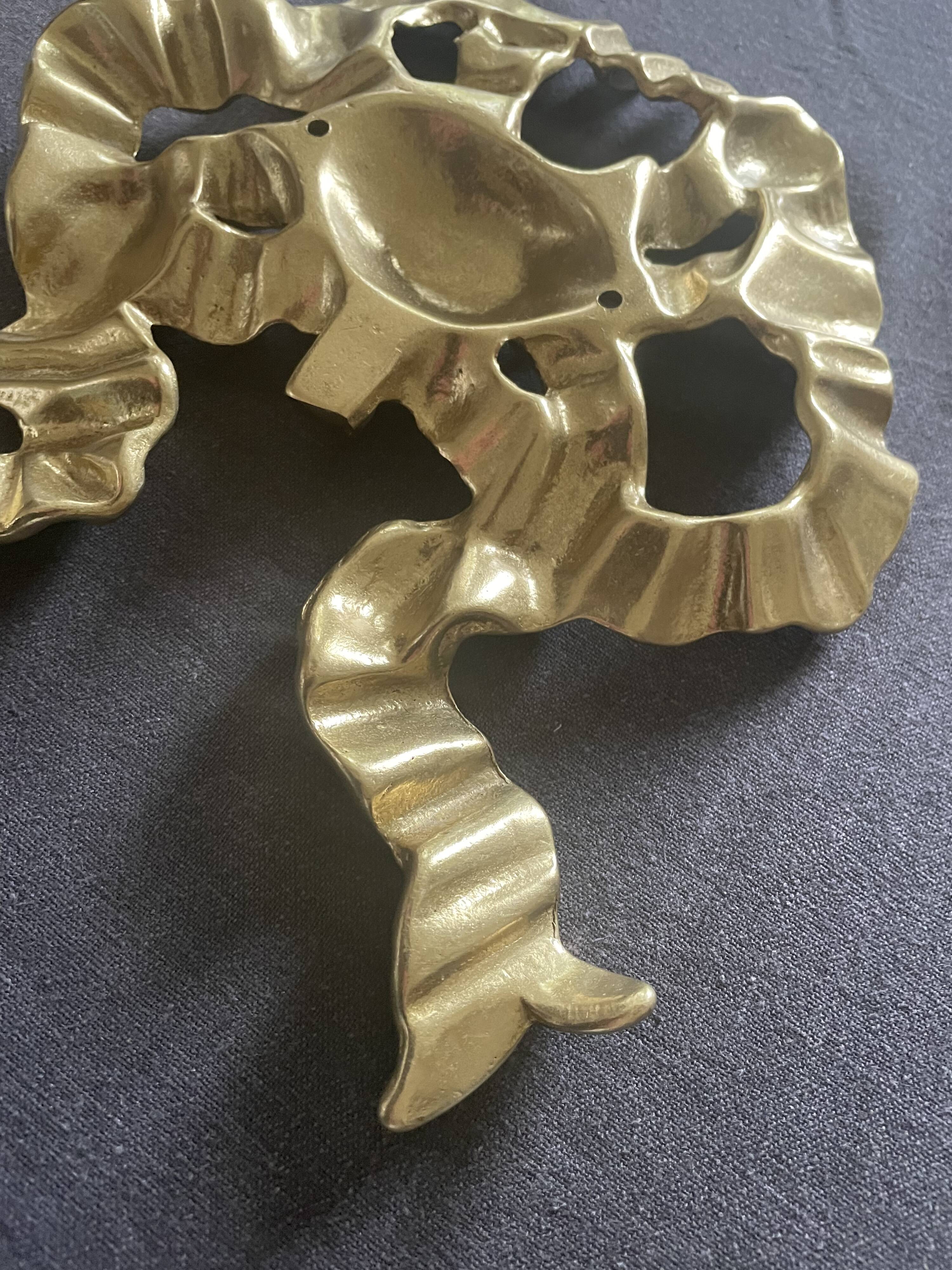 Crochet mural noeud laiton doré