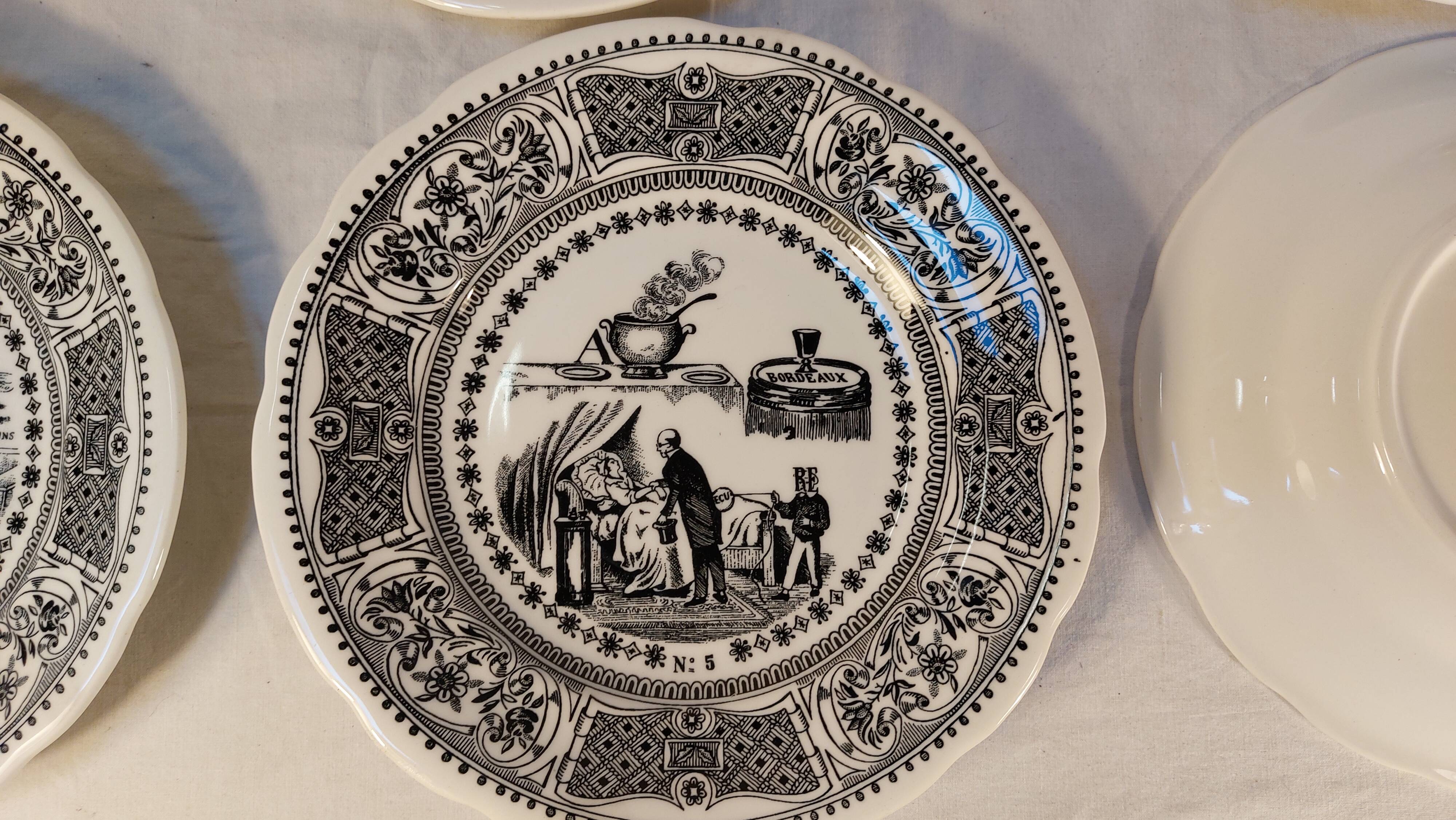 Series of 6 Gien earthenware dessert plates Rébus models
