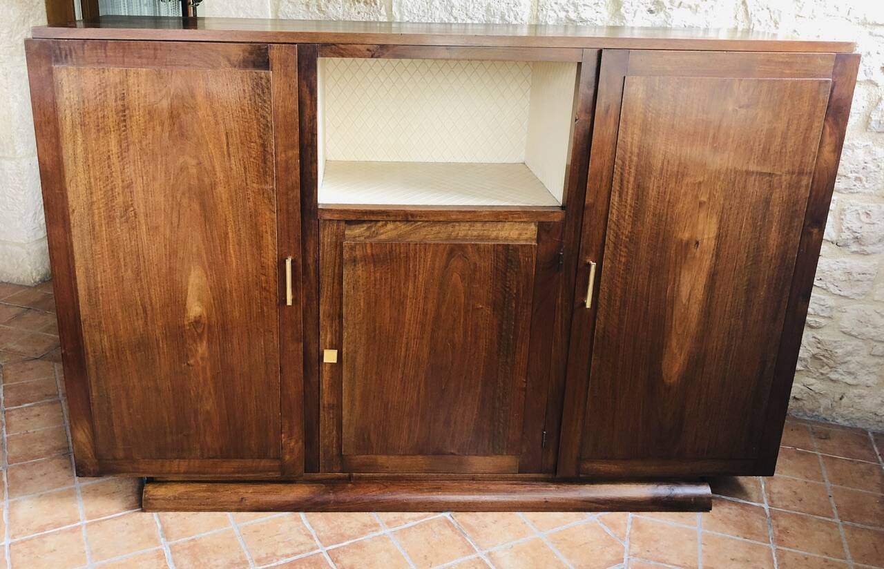 Art Deco low walnut sideboard Circa 1930/1940