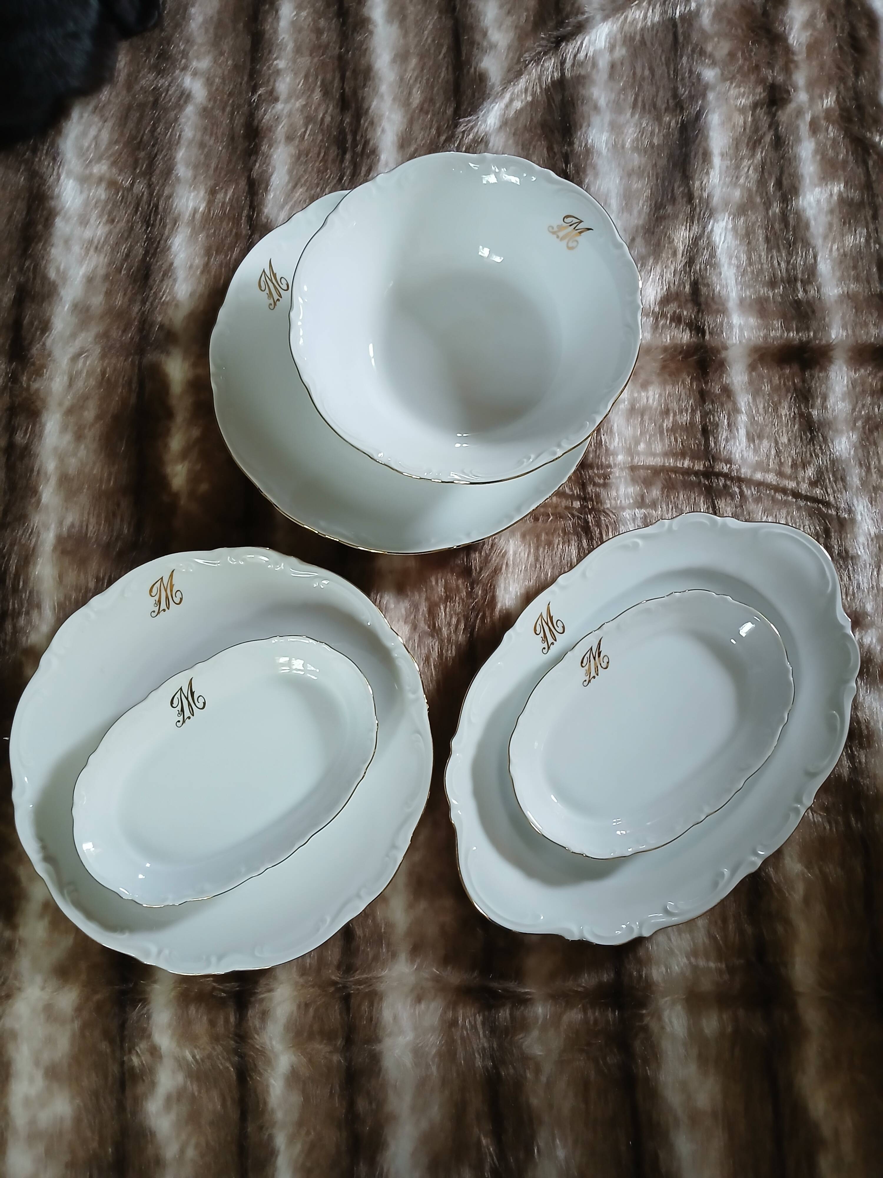 Ensemble 6 plats en porcelaine blanche