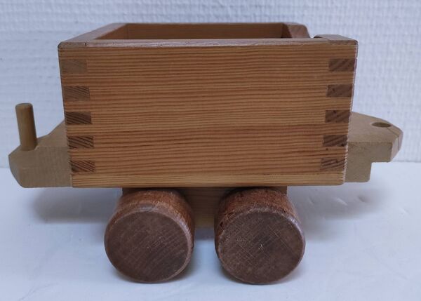 Grand train bois estampillé Wog Austria