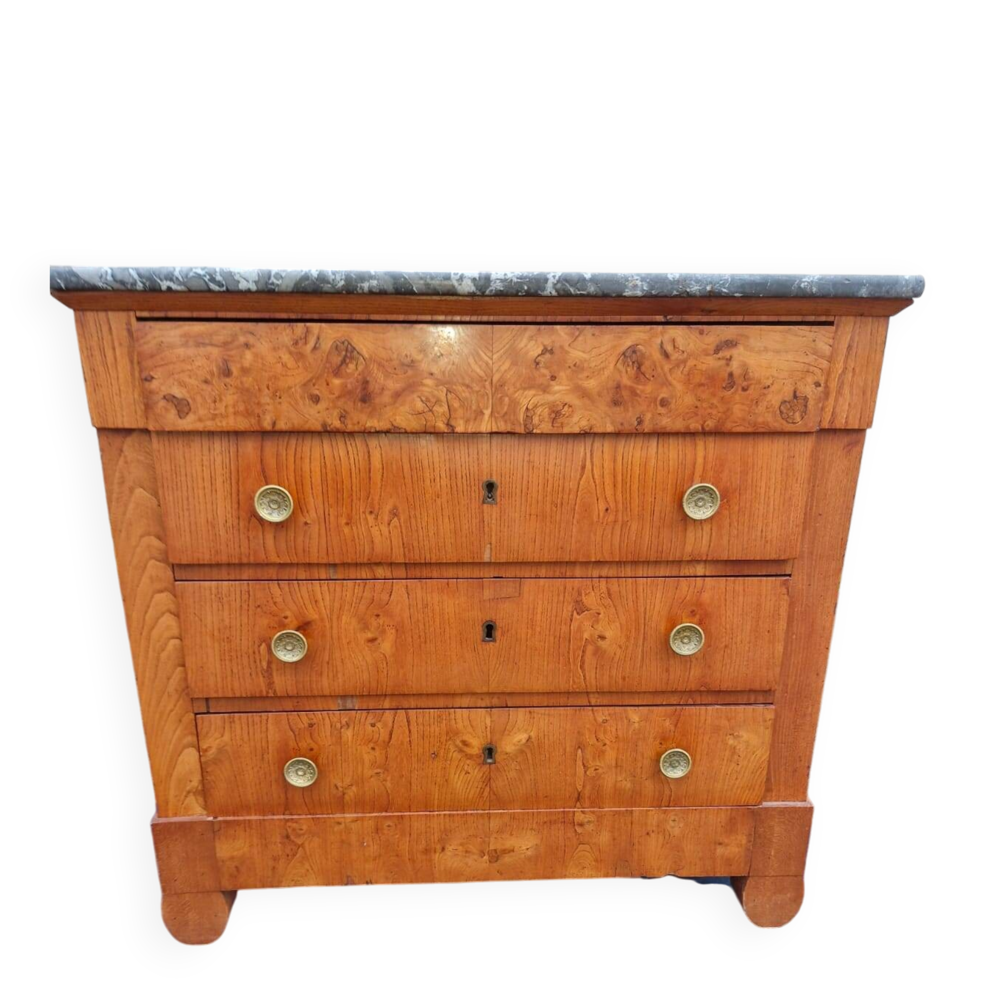 Chest of drawers